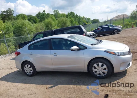 2018 Kia Forte Lx из США, поврежденный, VIN 3KPFK4A73JE188898